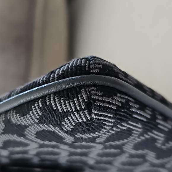 Coach wristlet - Picture 9 of 9